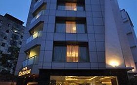 Kempton Hotel Kolkata 3*